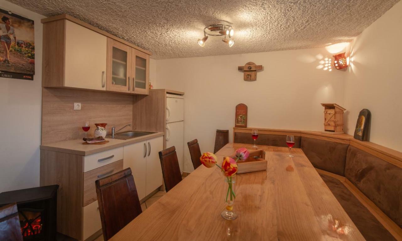 Vineyard Cottage Hocevar โนโวเมสโต ภายนอก รูปภาพ