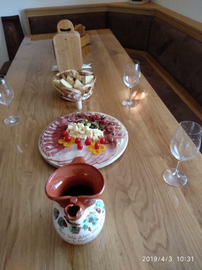 Vineyard Cottage Hocevar โนโวเมสโต ภายนอก รูปภาพ