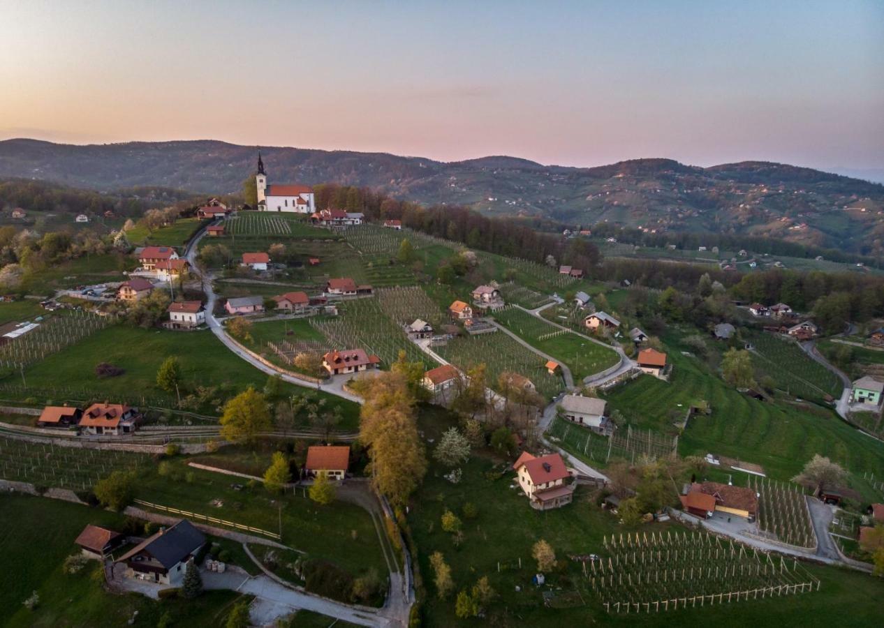 Vineyard Cottage Hocevar โนโวเมสโต ภายนอก รูปภาพ